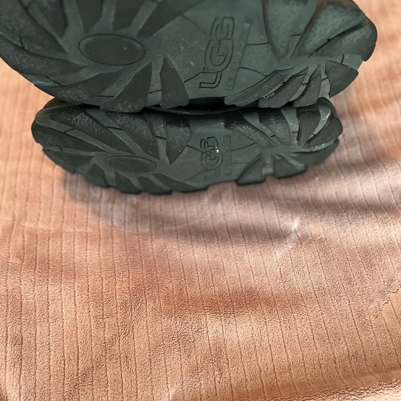 Uggs Australia classic Tall Essential Boots - Picture 4 of 10